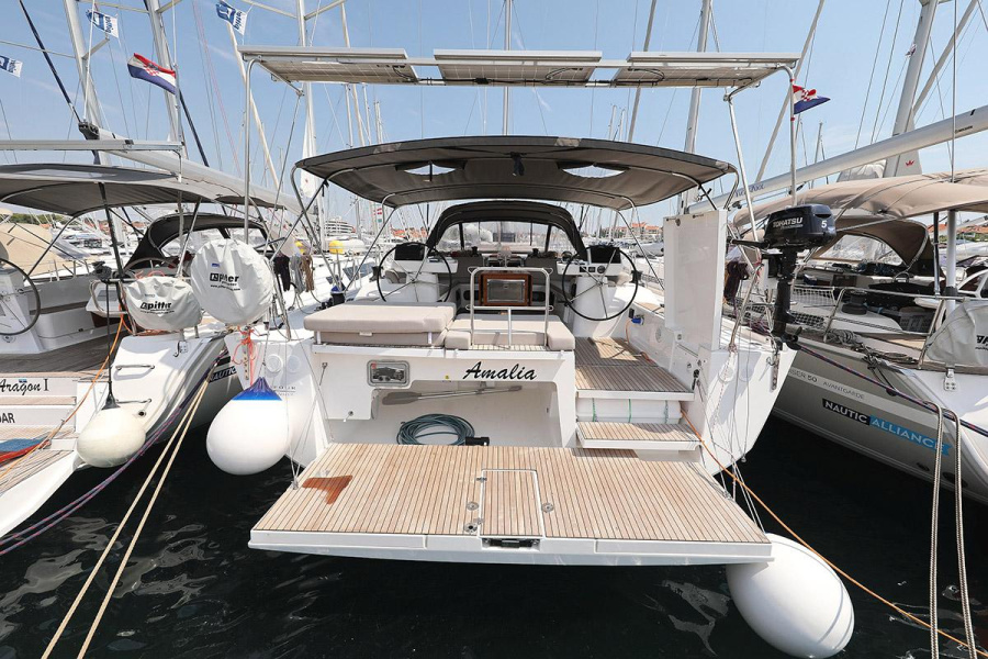 Photo #1 - Dufour 56 Exclusive - 5 + 1 cab. (Amalia) en Marina (ex.SCT) - 45481