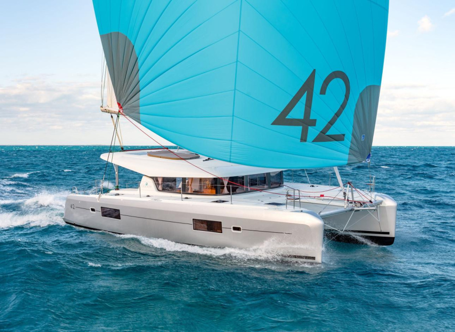 Photo #1 - Lagoon 42 - 4 + 2 cab. (Olympios Zeus) en  - 45573