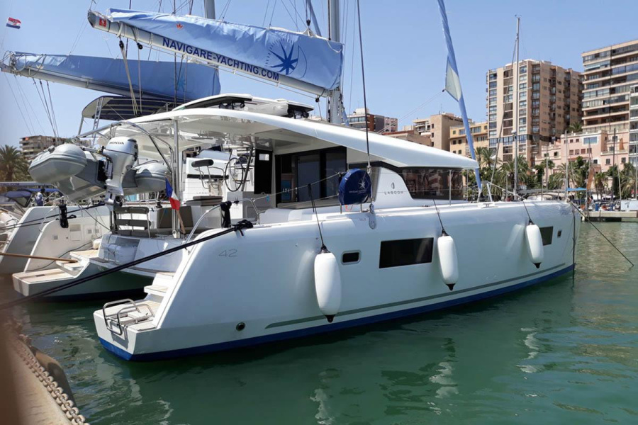 Photo #1 - Lagoon 42 - 4 + 2 cab. (l'Argonaute) en de Mallorca, Marina Naviera Balear - 45643