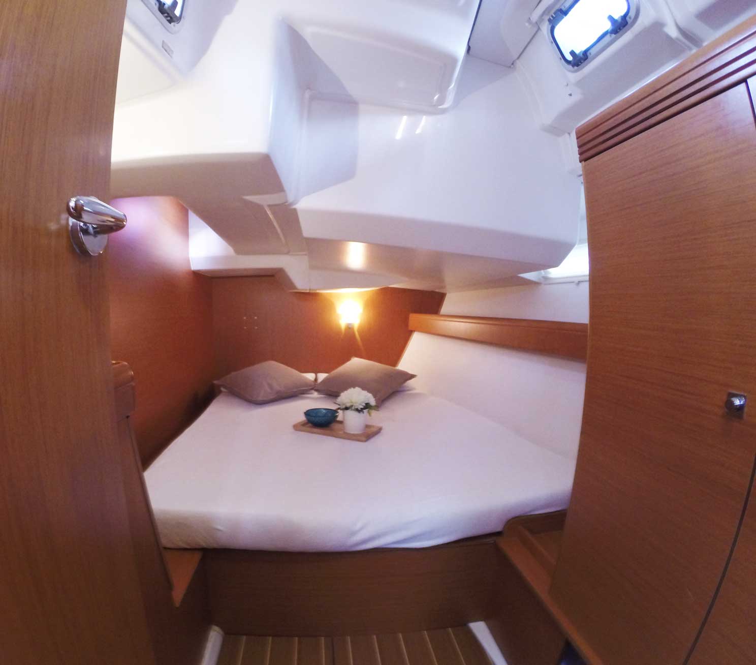 Sun Odyssey 42 DS — photo 7