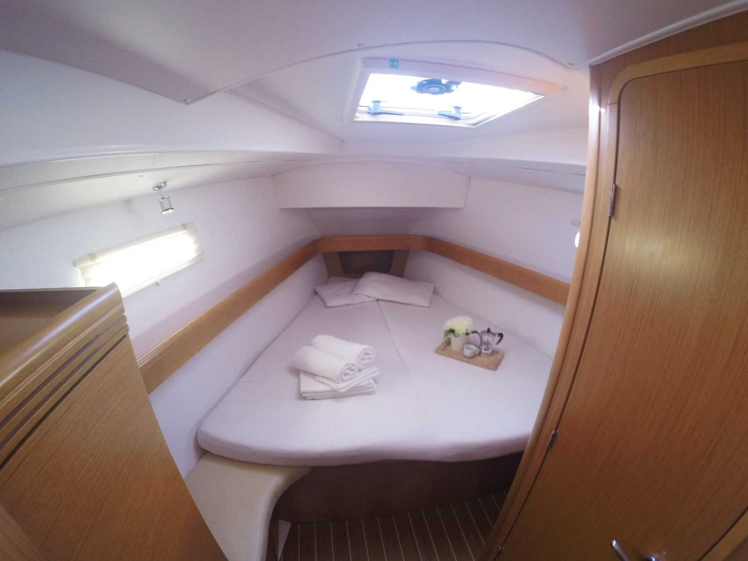 Sun Odyssey 42 DS — photo 8