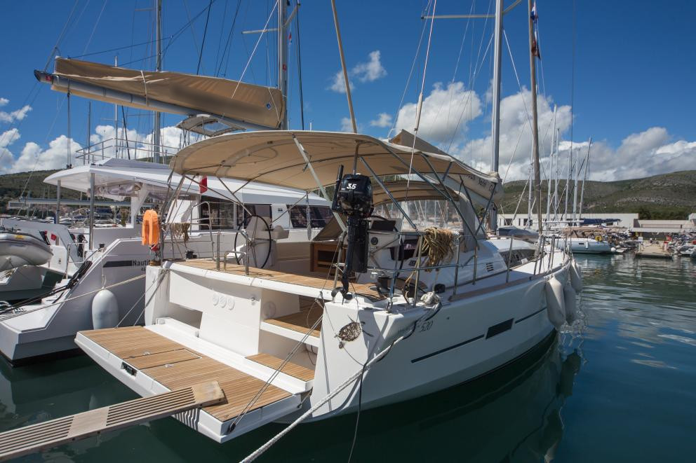 Dufour 520 GL — photo 1