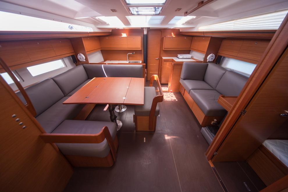Dufour 520 GL — photo 9