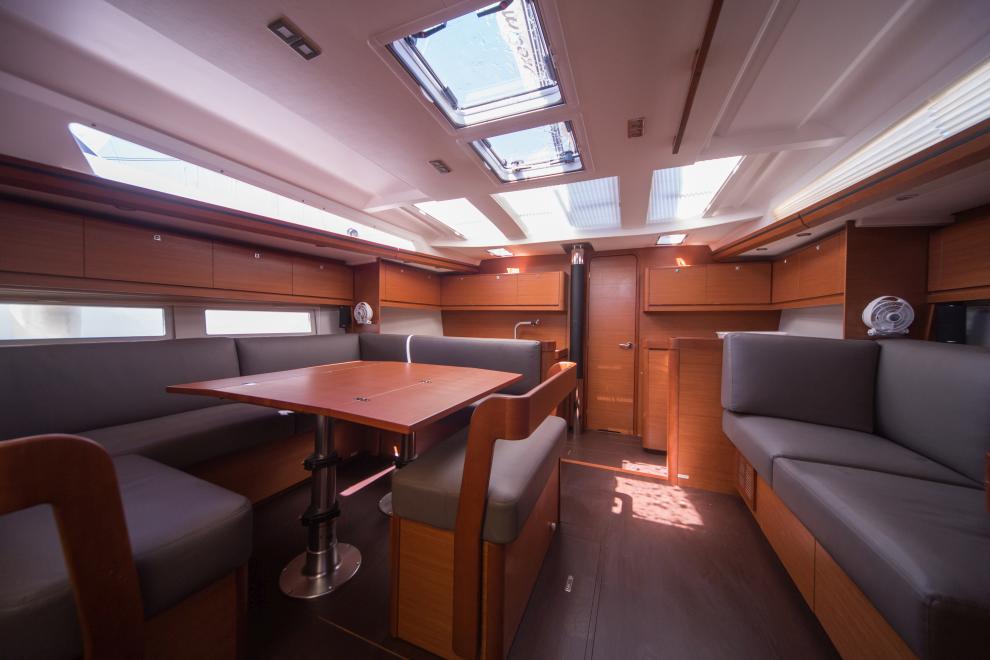 Dufour 520 GL — photo 11