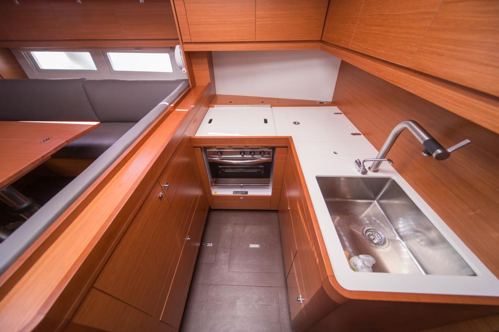 Dufour 520 GL — photo 15