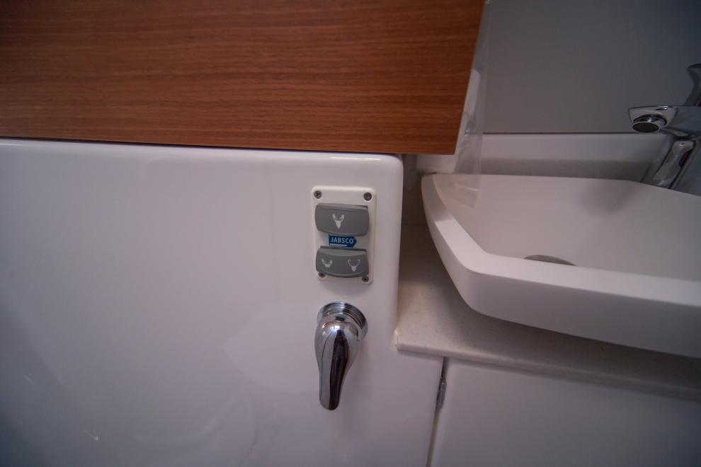 Dufour 520 GL — photo 22