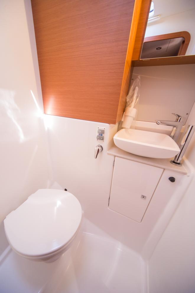 Dufour 520 GL — photo 23