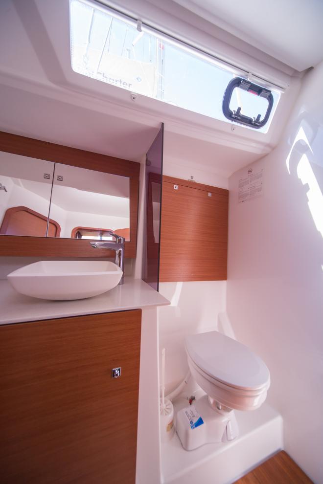 Dufour 520 GL — photo 24
