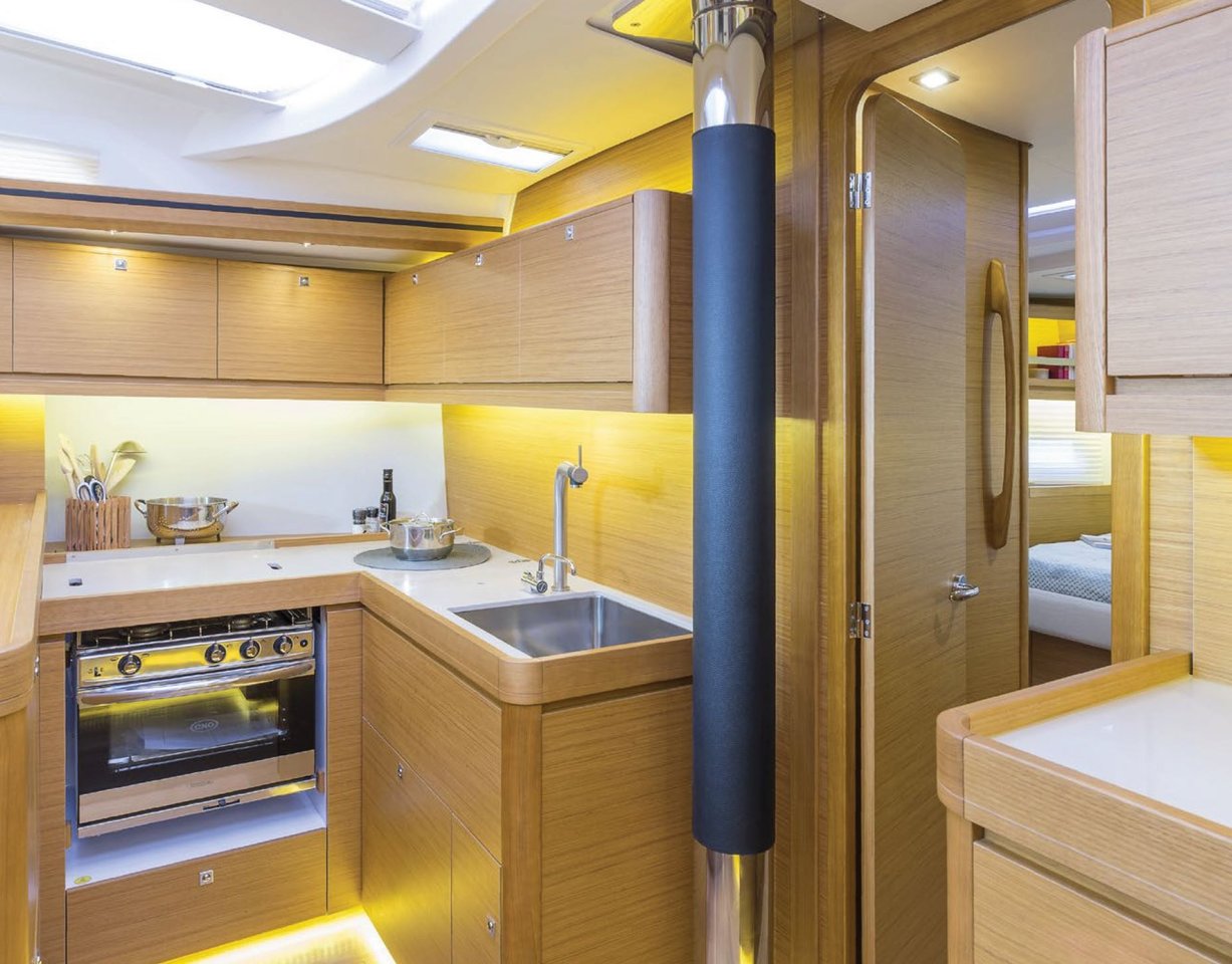 Dufour 520 GL — photo 7