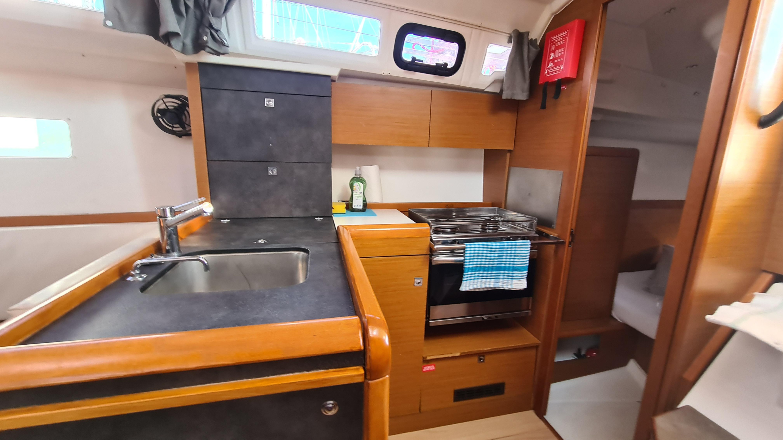 Sun Odyssey 349 - 3 cab. — photo 12