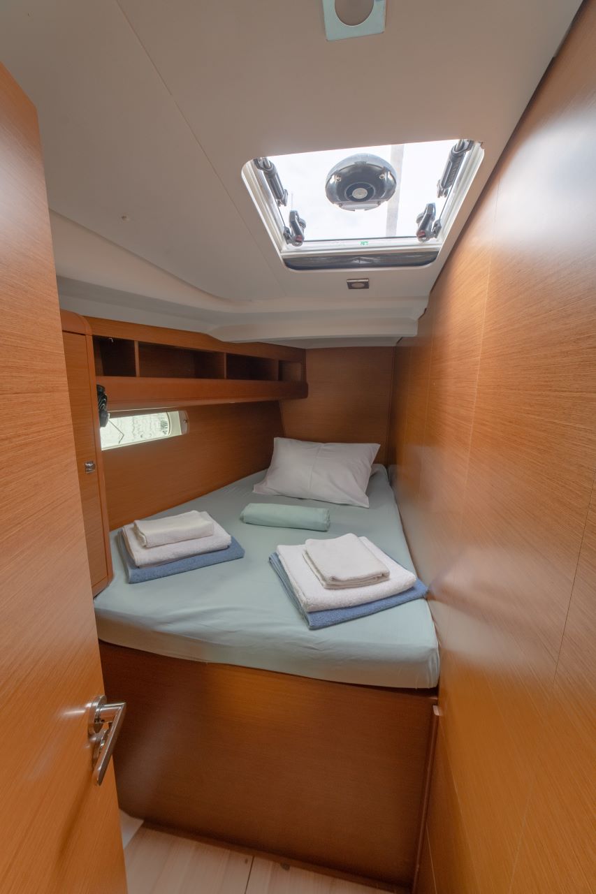 Sun Odyssey 479 - 4 cab. — photo 9