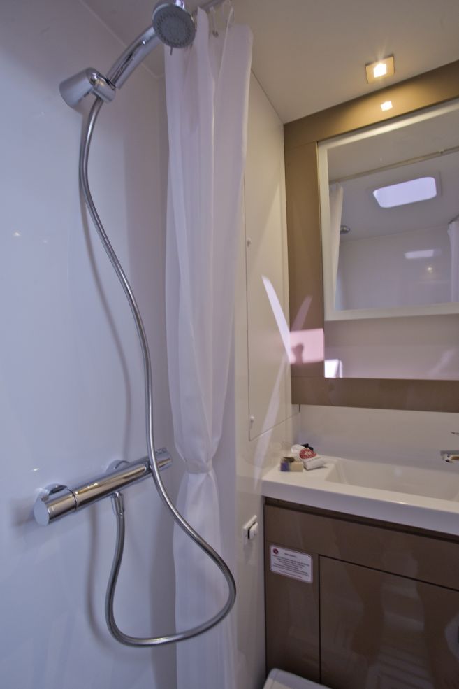 Fountaine Pajot Saona 47 Quintet - 5 + 1 cab. — photo 18