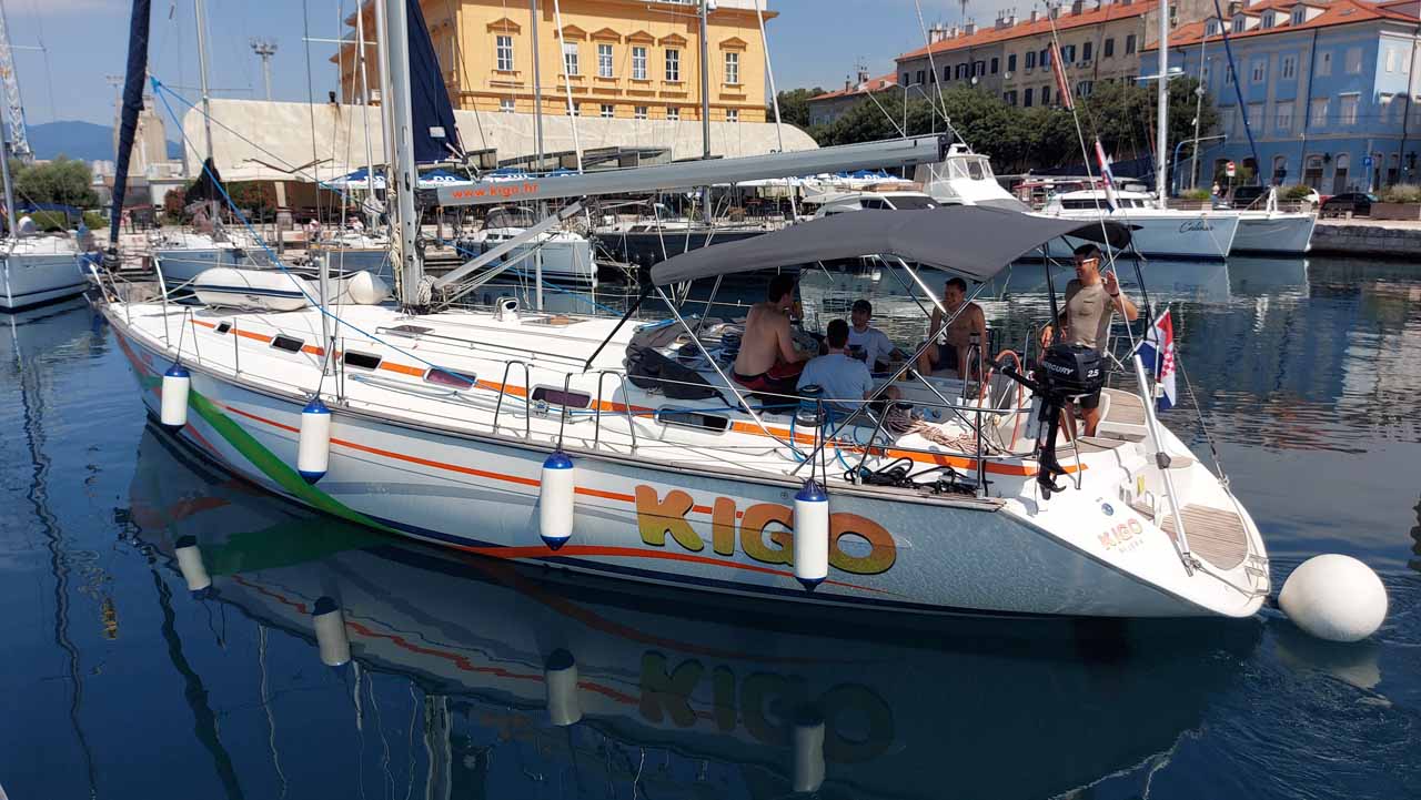 Bavaria 49 — photo 4