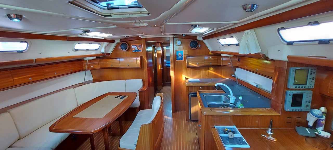 Bavaria 49 — photo 7