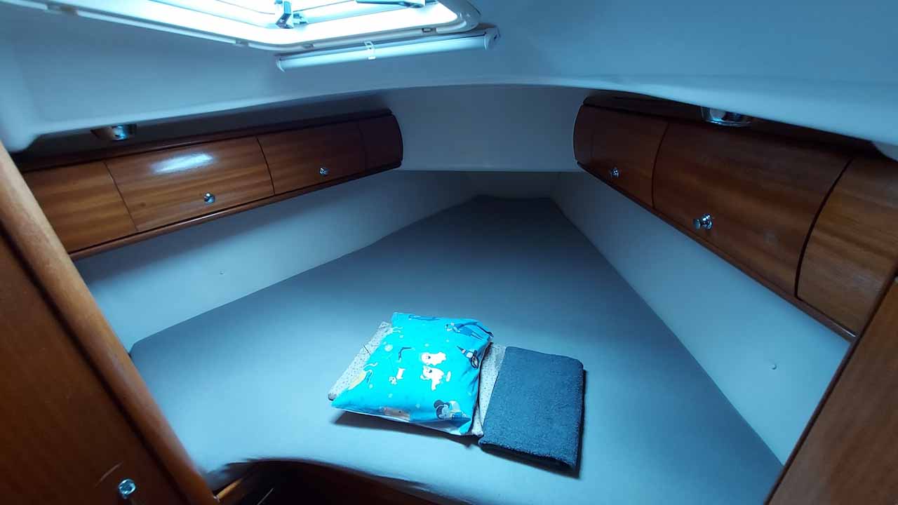 Bavaria 49 — photo 10