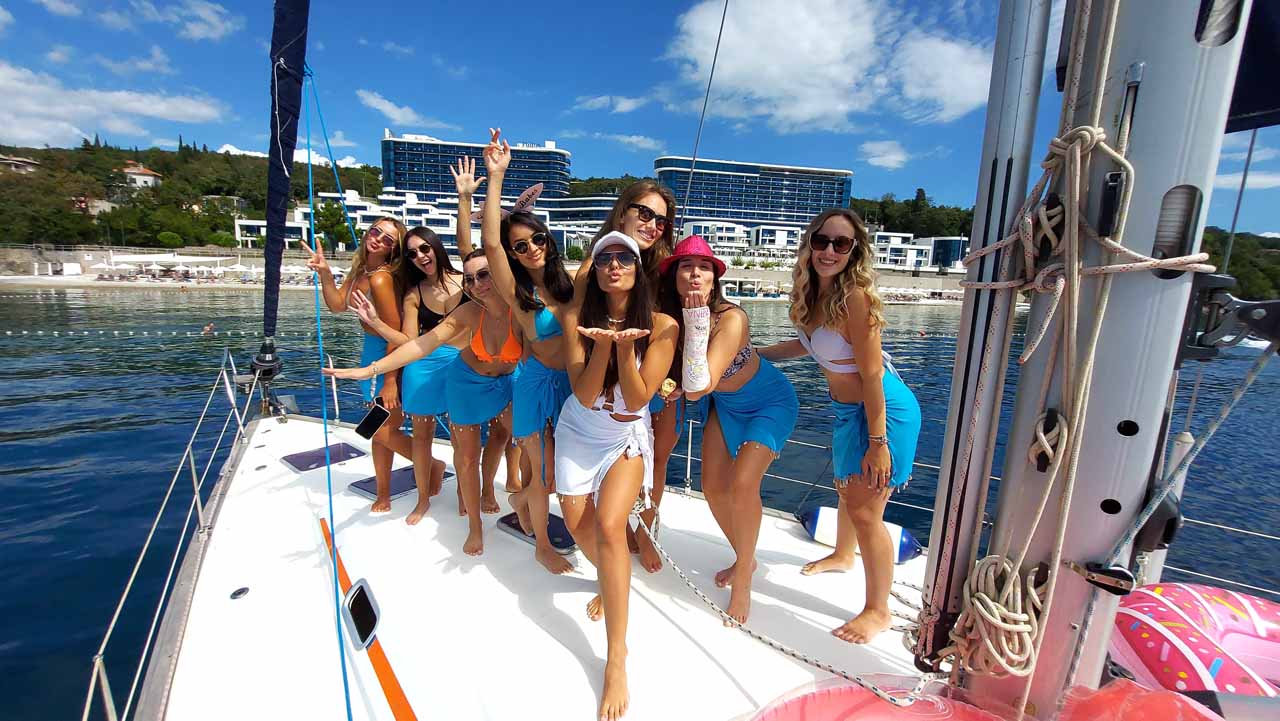 Bavaria 49 — photo 16