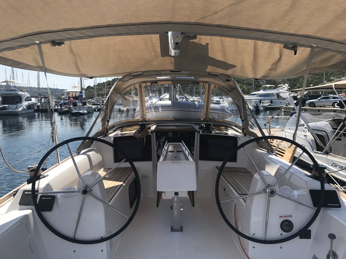 Dufour 310 GL — photo 7