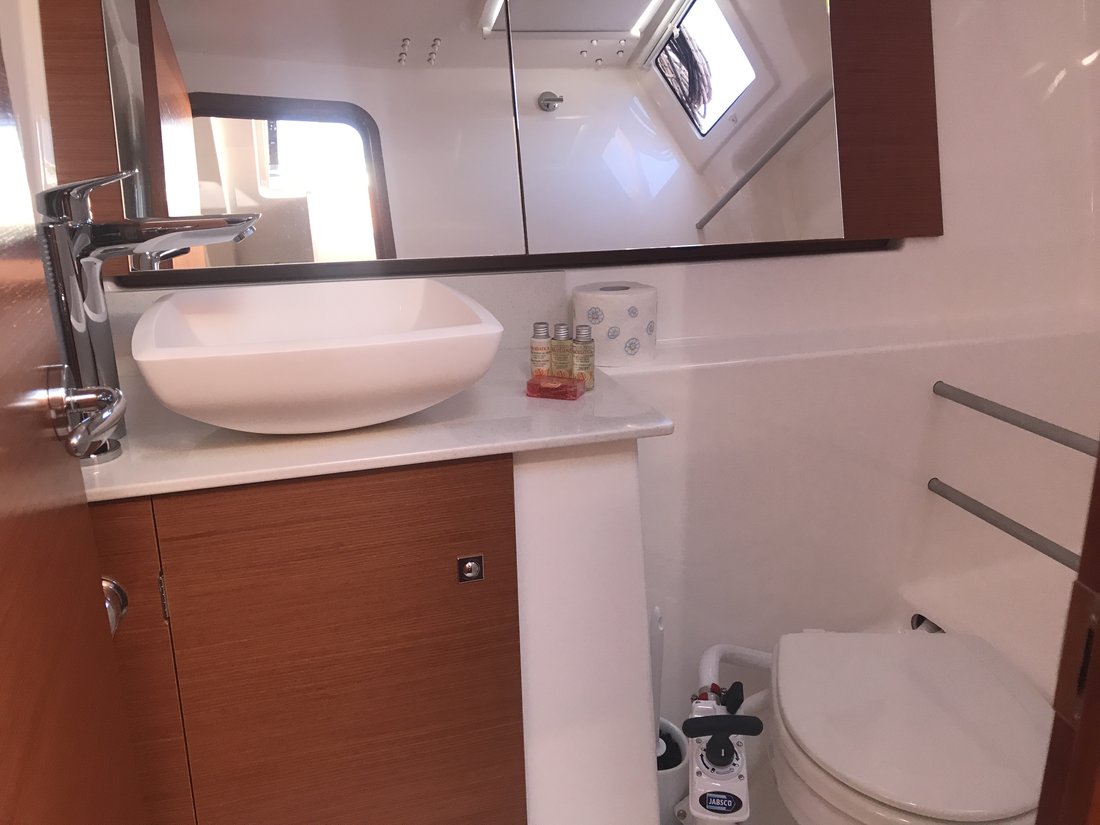 Dufour 310 GL — photo 12