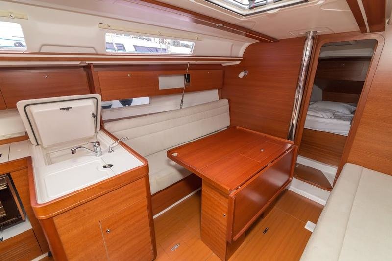 Dufour 335 GL — photo 8