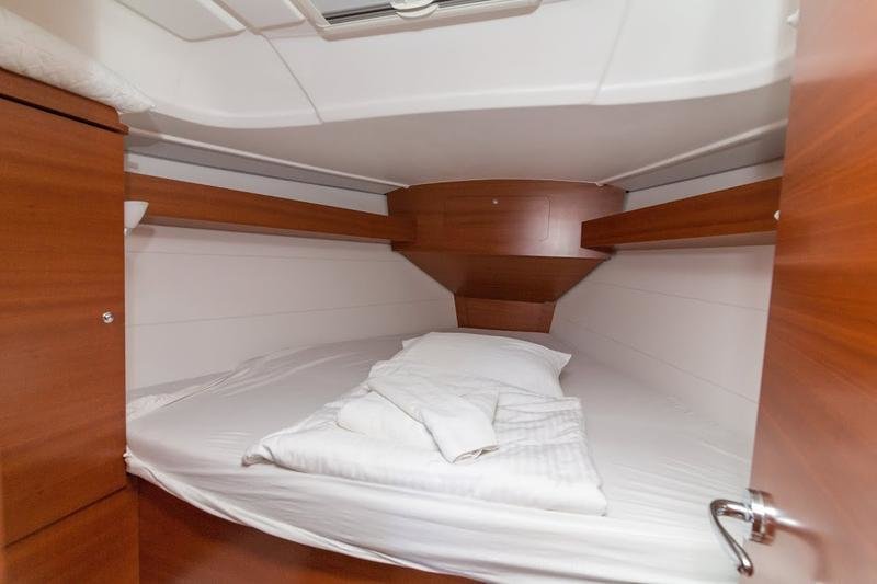 Dufour 335 GL — photo 10
