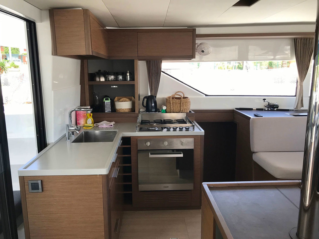 Lagoon 50 - 6 + 1 cab. — photo 19