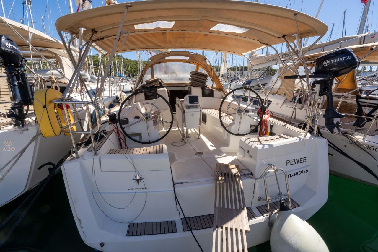 Sun Odyssey 389 — photo 1