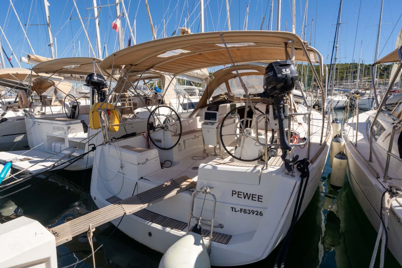 Sun Odyssey 389 — photo 3