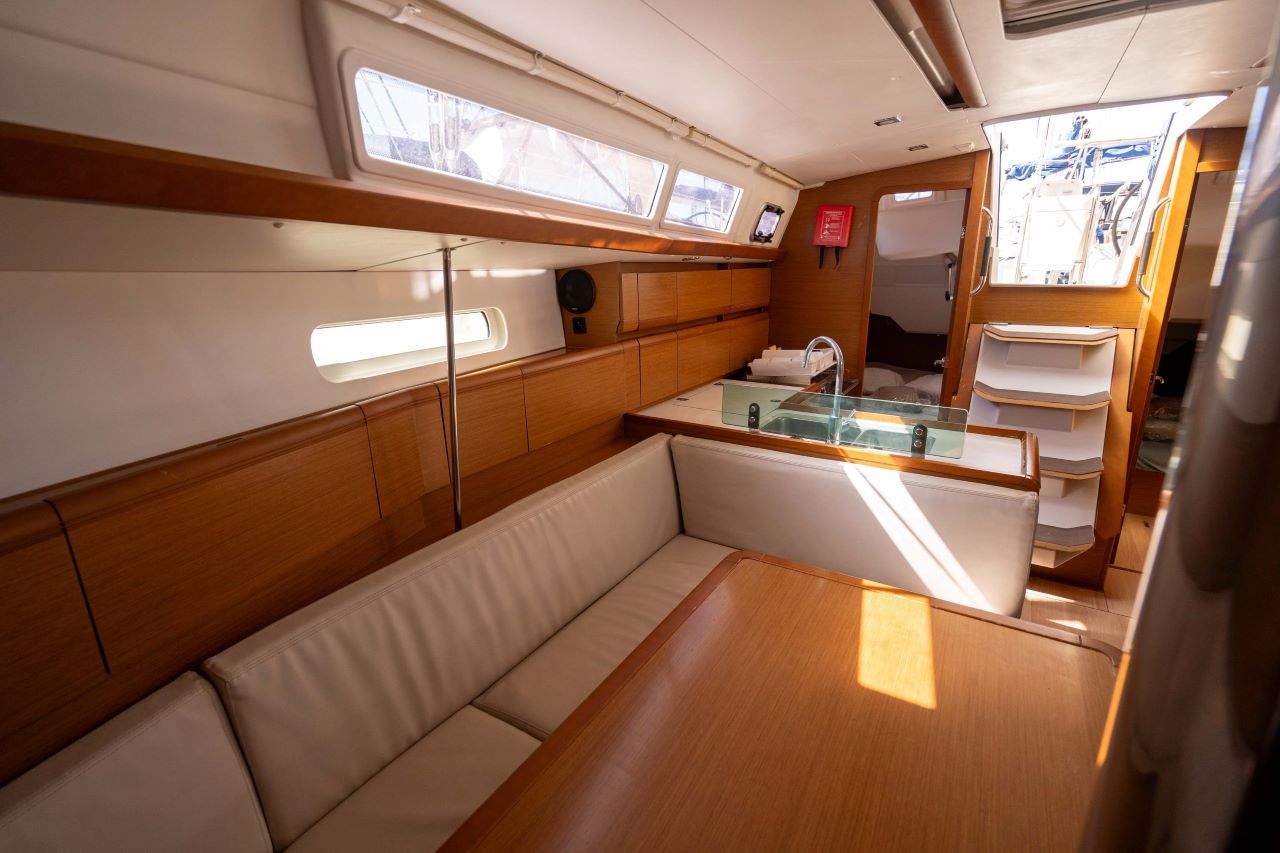 Sun Odyssey 389 — photo 6