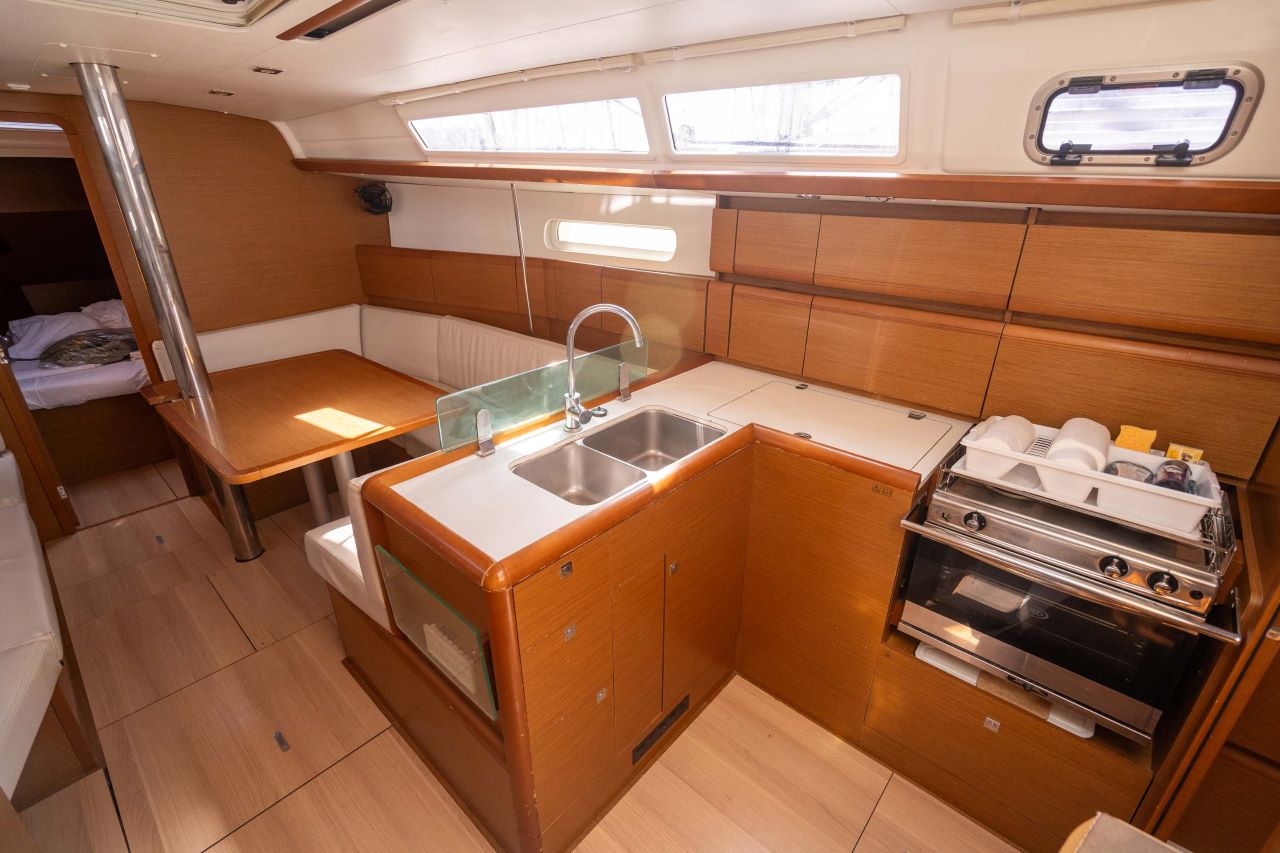 Sun Odyssey 389 — photo 7