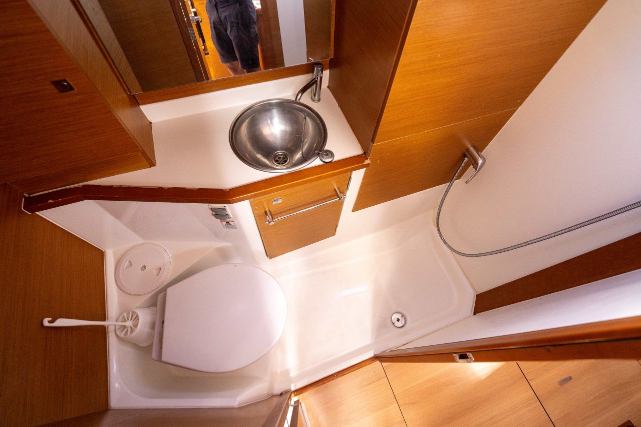 Sun Odyssey 389 — photo 10