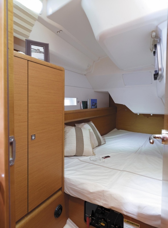 Sun Odyssey 389 — photo 8