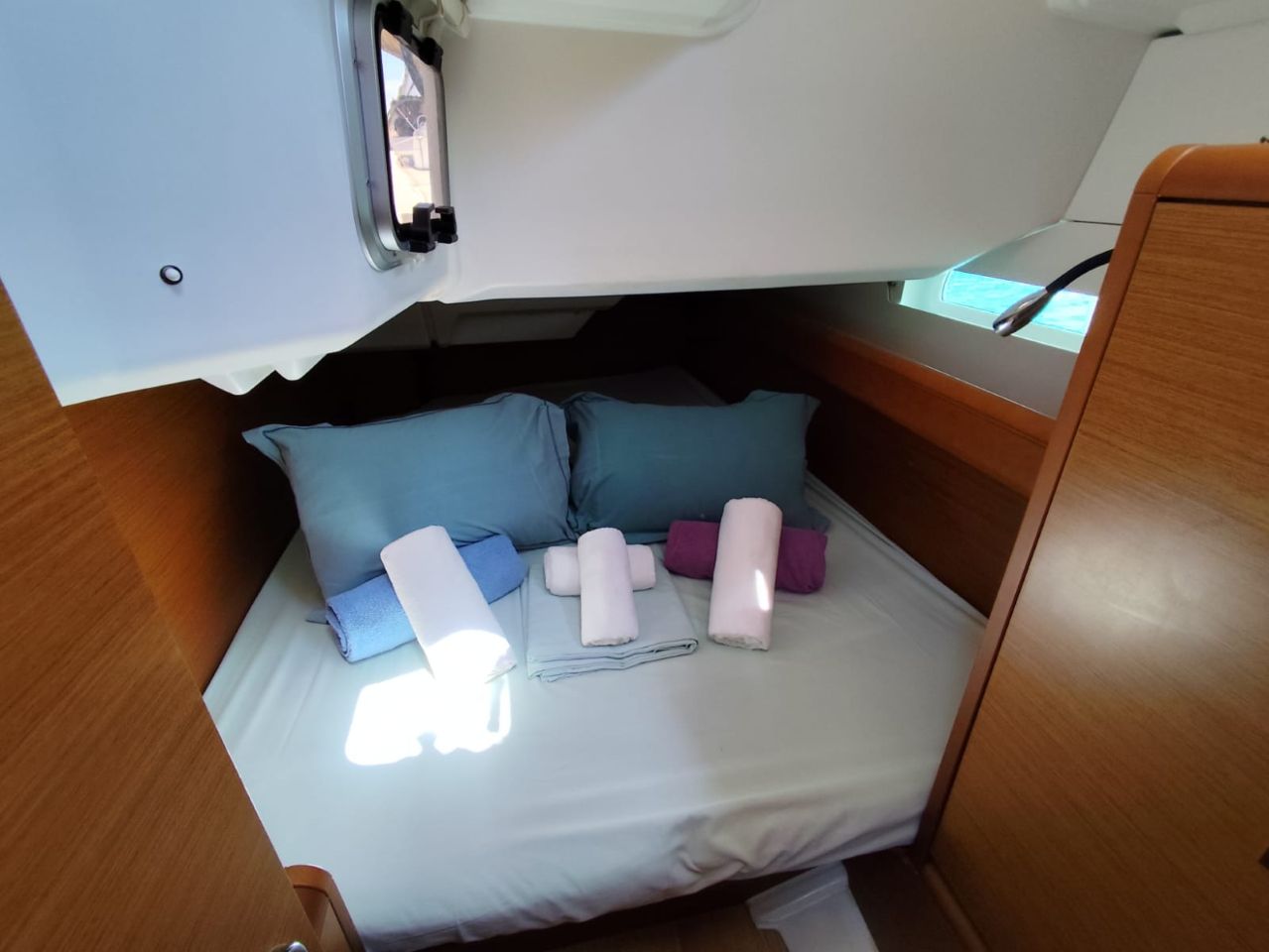 Sun Odyssey 389 — photo 17