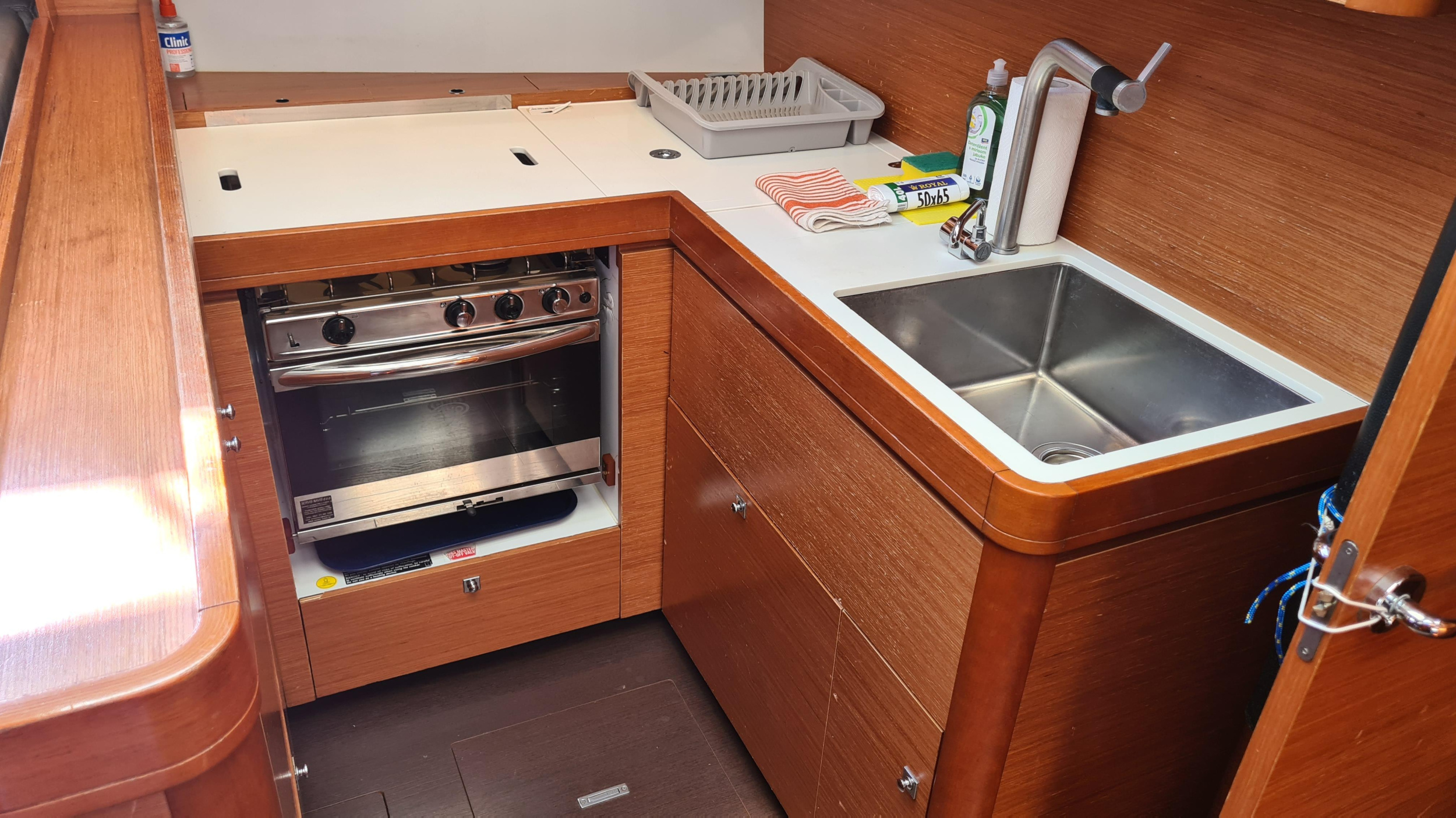 Dufour 520 GL — photo 10