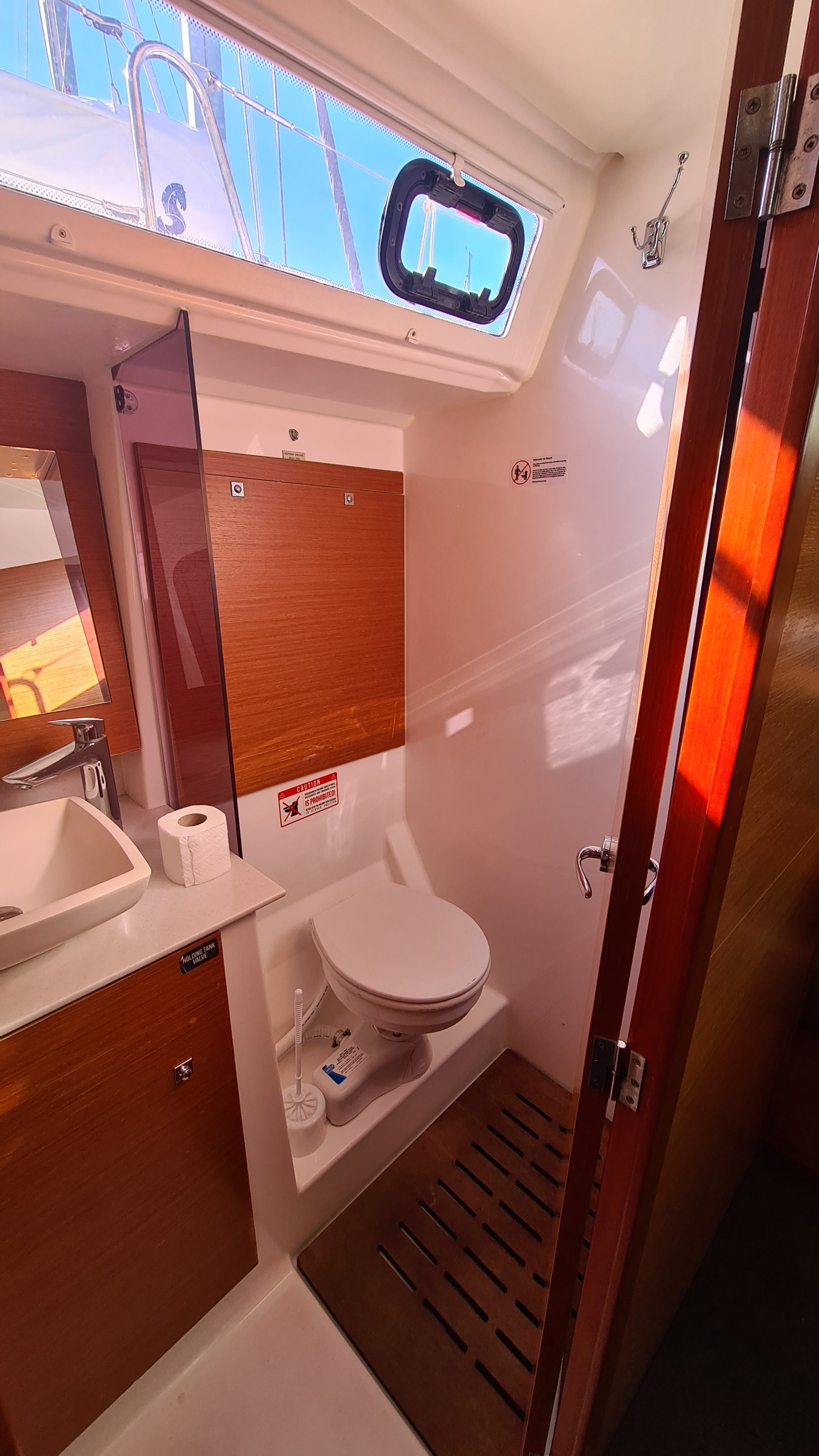 Dufour 520 GL — photo 17