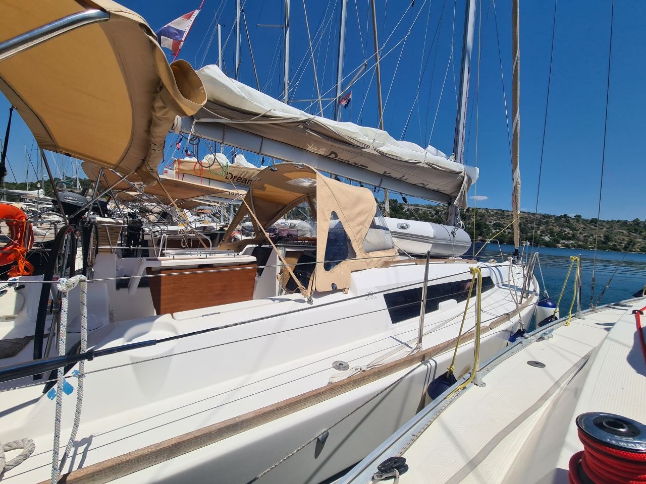 Dufour 310 GL — photo 8