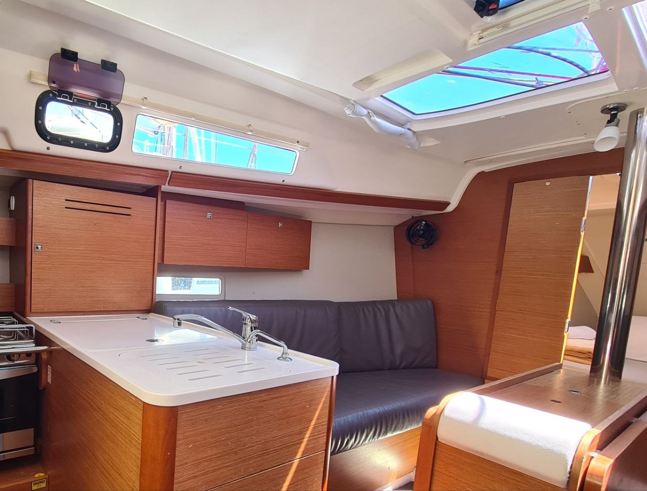 Dufour 310 GL — photo 9