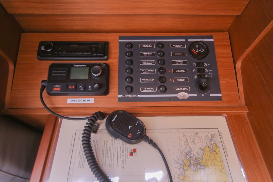 Dufour 310 GL — photo 10