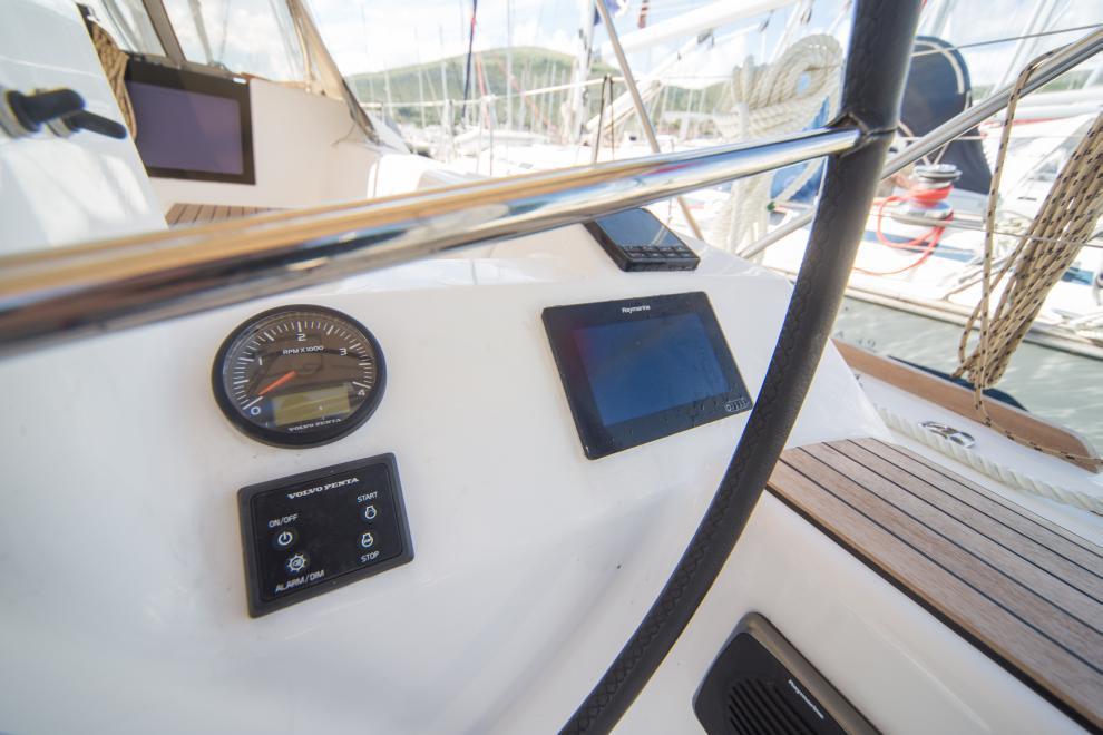 Dufour 460 GL — photo 12