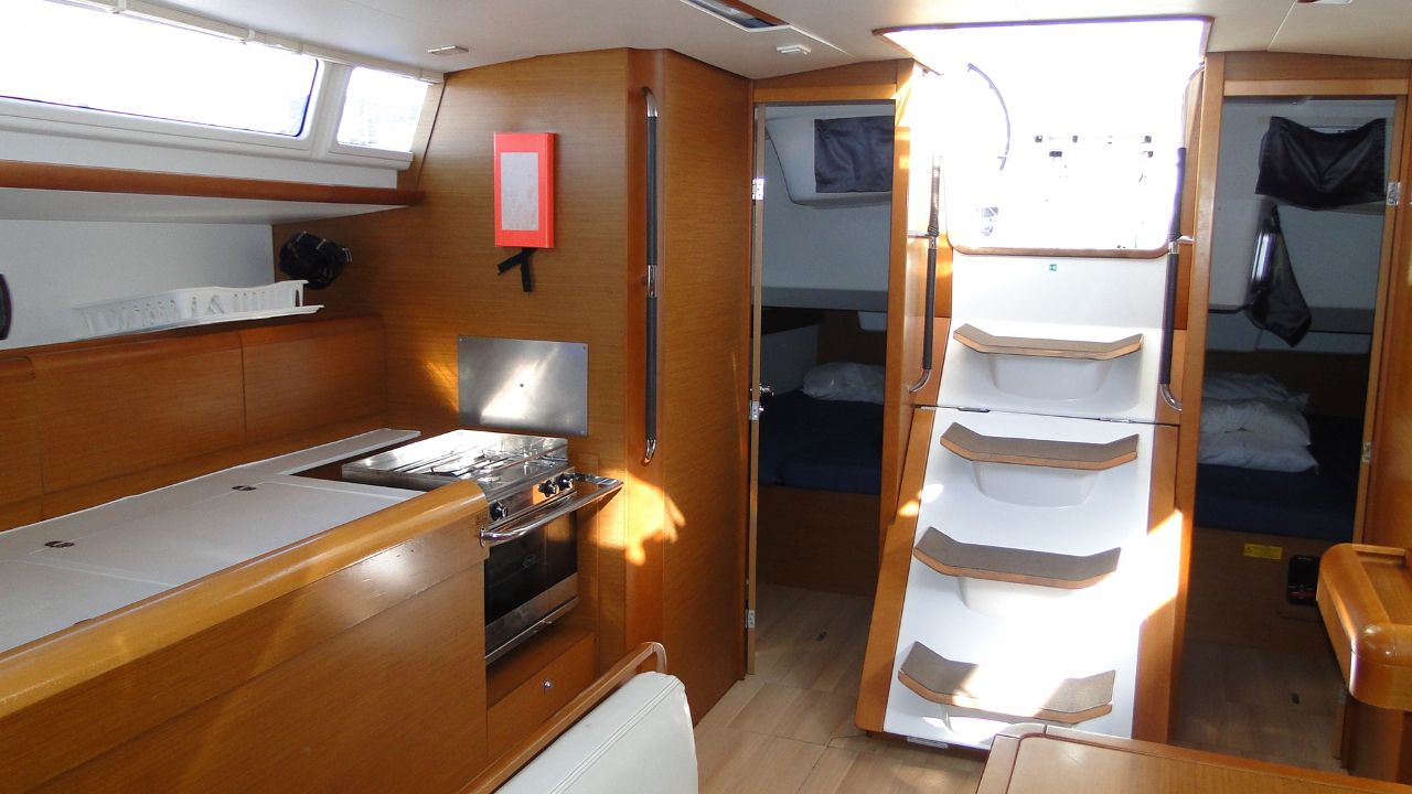 Sun Odyssey 479 - 4 cab. — photo 10