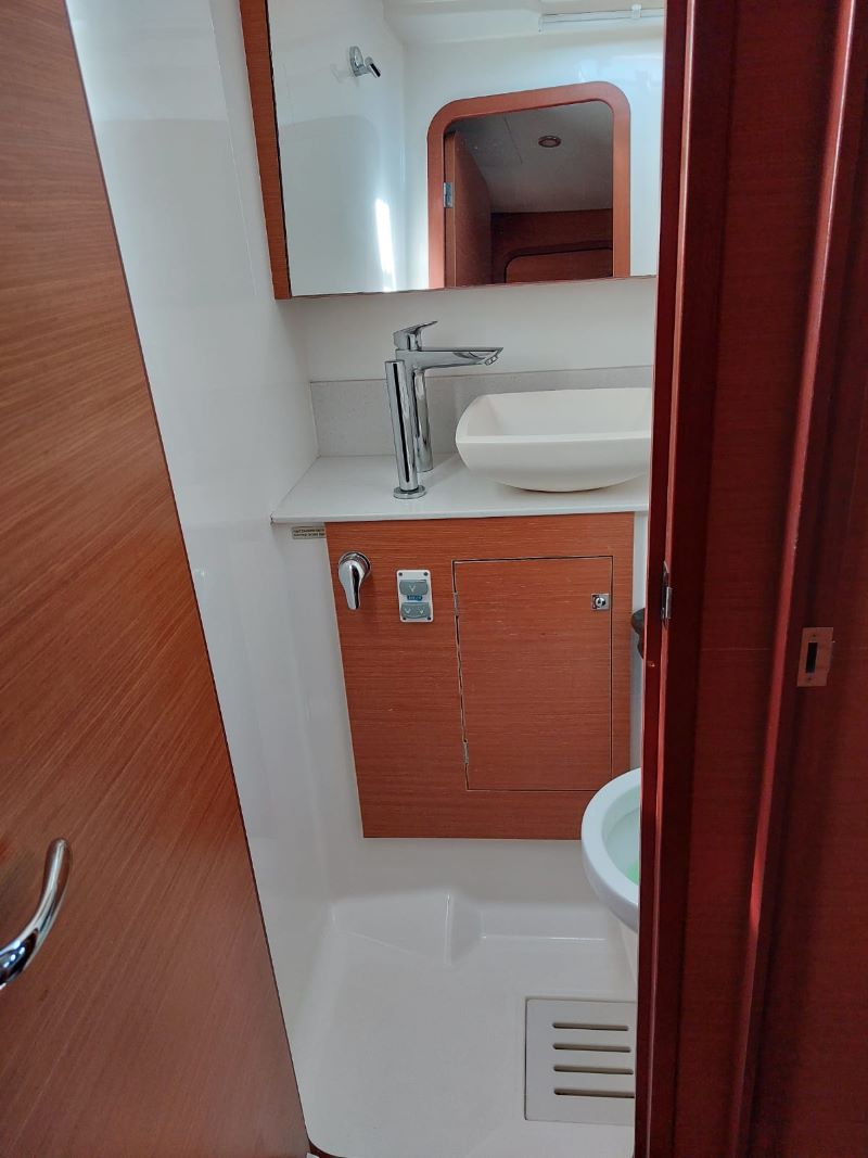 Dufour 520 GL — photo 11