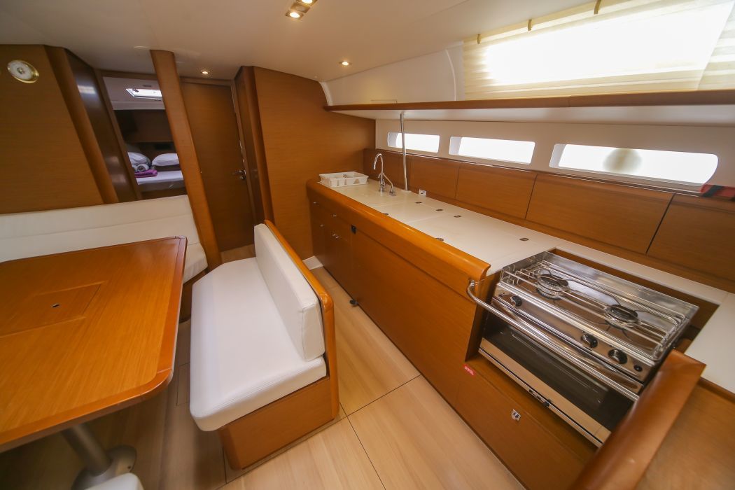 Sun Odyssey 519 - 5 + 1 cab. — photo 9