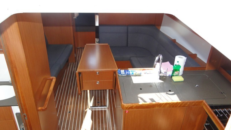 Bavaria Cruiser 37 - 3 cab. — photo 17