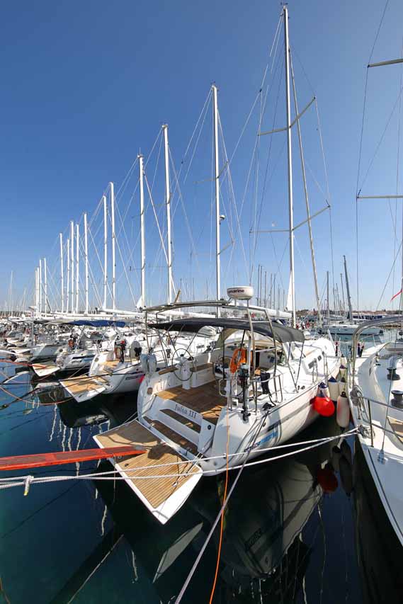 Bavaria Cruiser 45 - 4 cab. — photo 1
