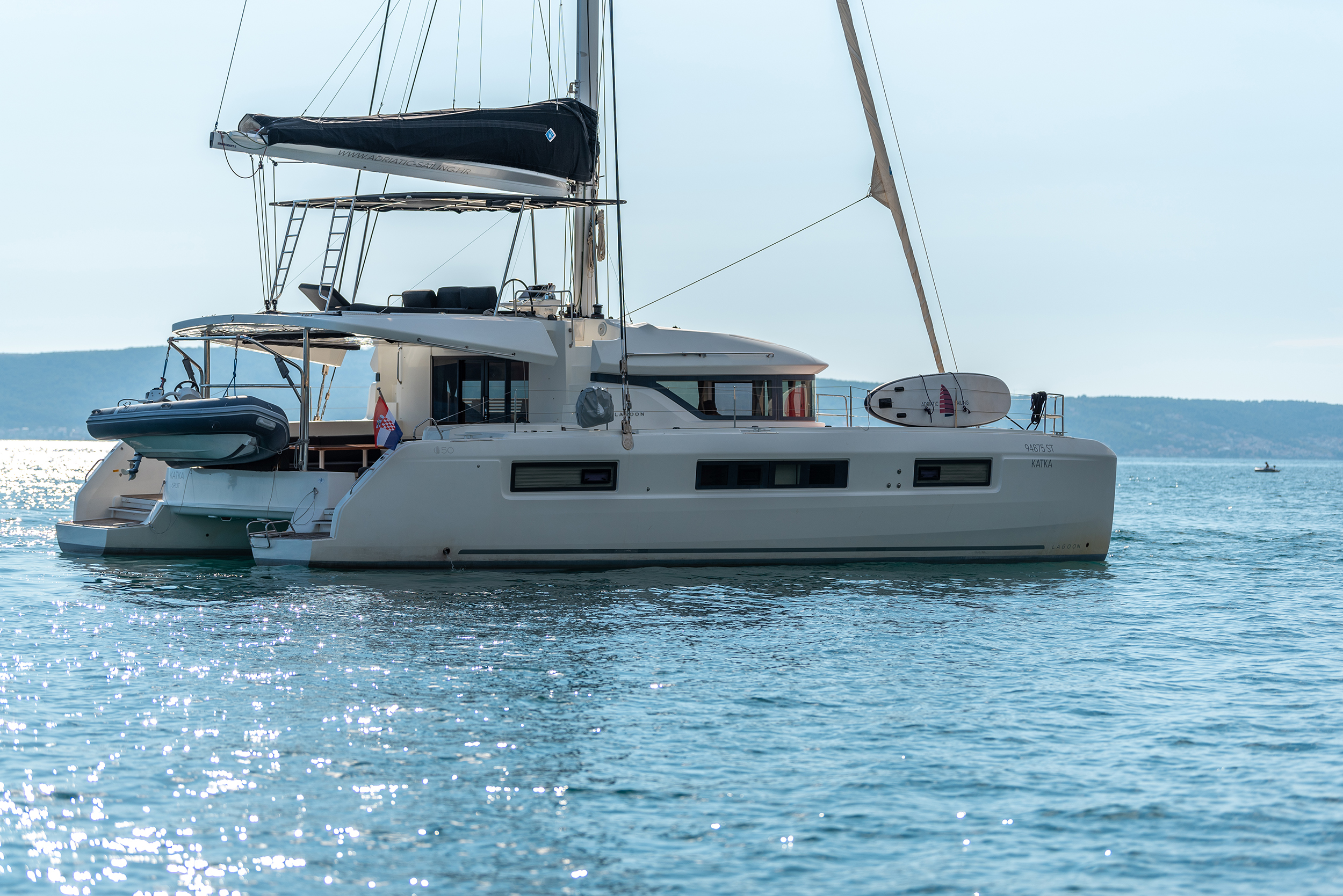 Lagoon 50 - 6 + 1 cab. — photo 1