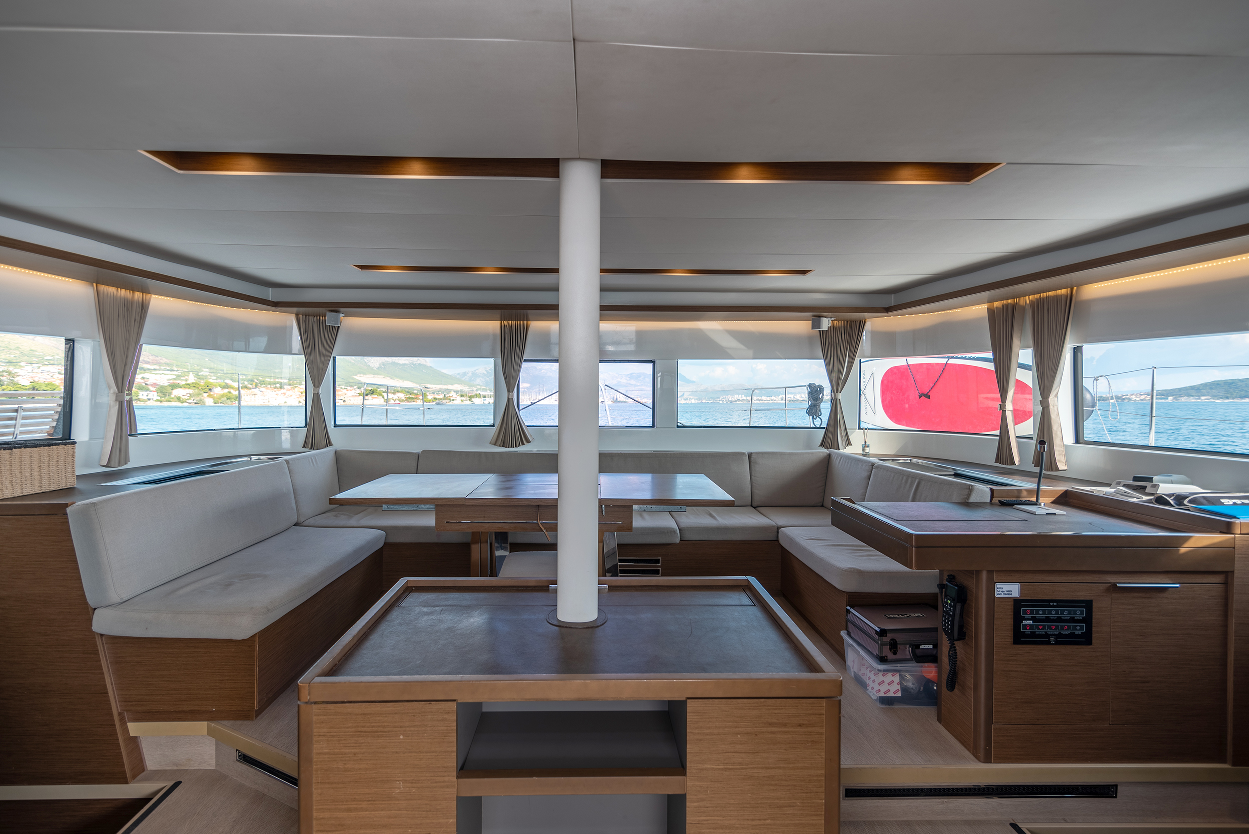 Lagoon 50 - 6 + 1 cab. — photo 14