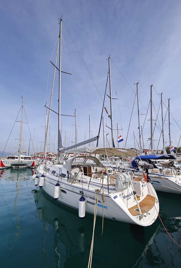 Bavaria 43 Cruiser — photo 3