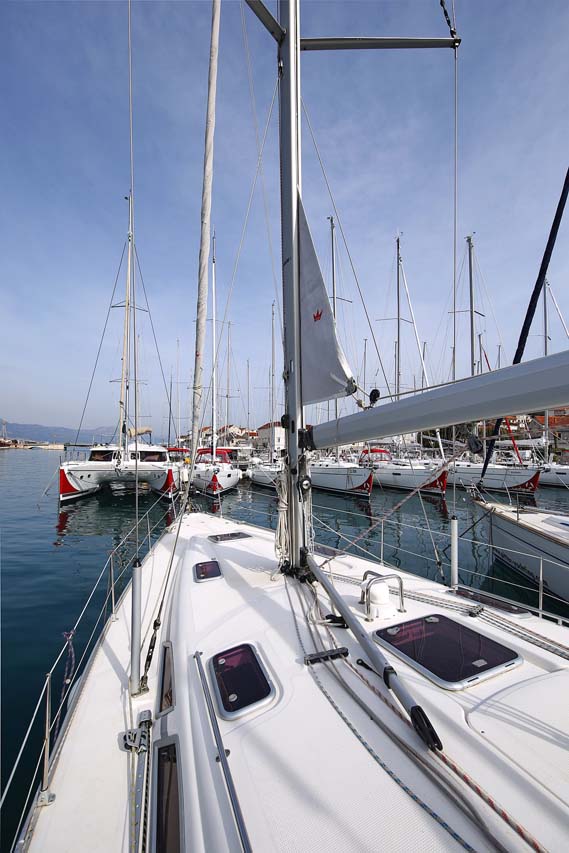 Bavaria 43 Cruiser — photo 4