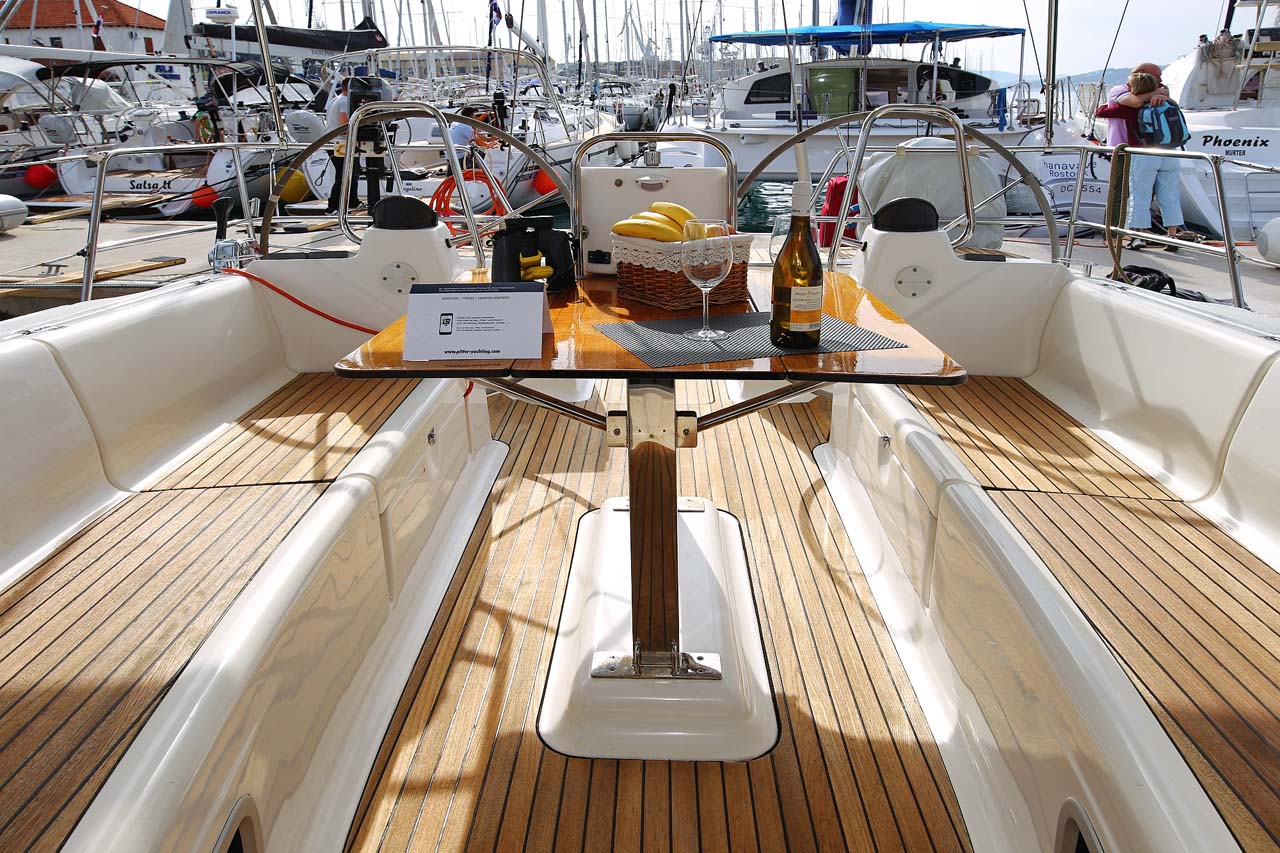 Bavaria 43 Cruiser — photo 6
