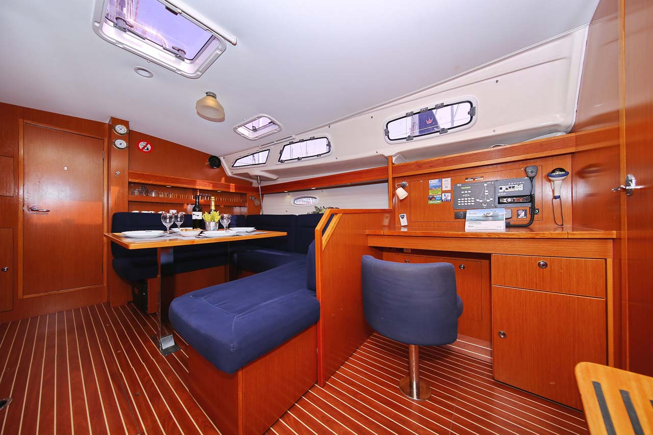 Bavaria 43 Cruiser — photo 7