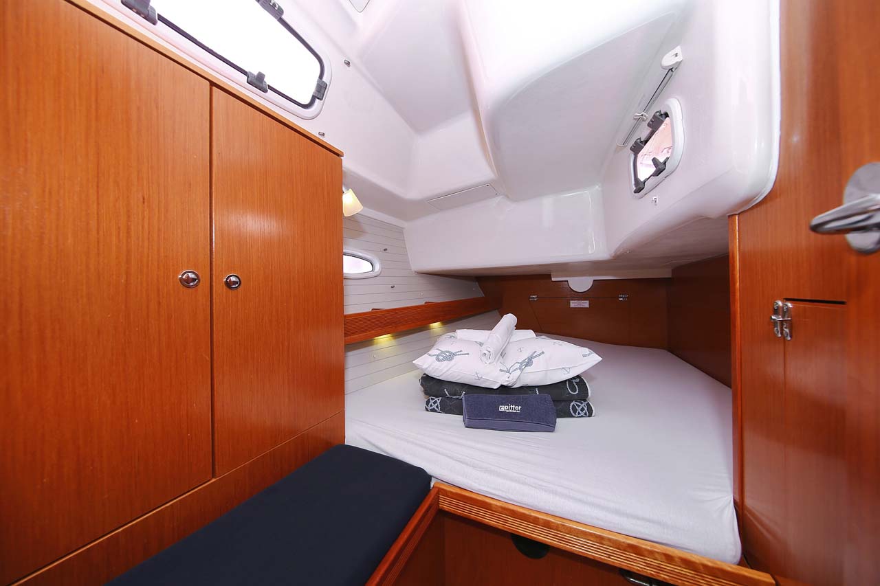 Bavaria 43 Cruiser — photo 13